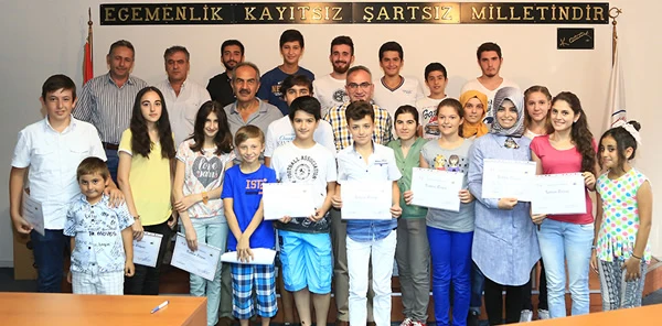 İngilizce Kursu'nda 22 Kursiyer Belgelerini Aldı