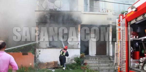 Sapanca'da Korkutan Yangın