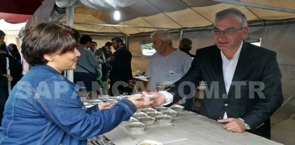Sapanca Belediyesi 7 Bin Aşure Dağıttı