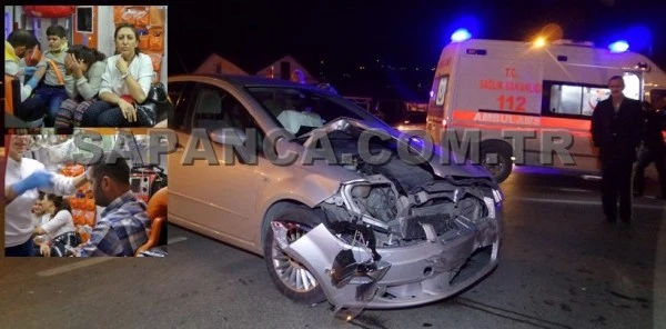 Sapanca'da Meydana Gelen Trafik Kazasında 2'si Çocuk 4 Kişi Yaralandı