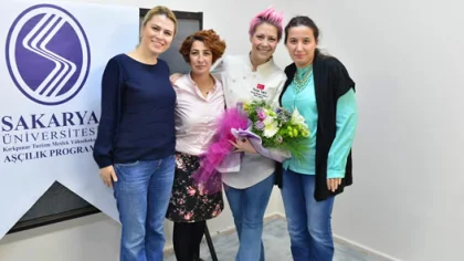 Heykel Pasta Sanatçısı Duygu Tuğcu Aşçılık Öğrencileriyle Buluştu