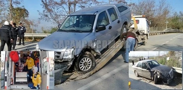 Panelvan ile Otomobil Çarpıştı: 3 Yaralı