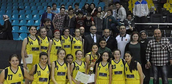 Kızlarımız İkinci Oldu