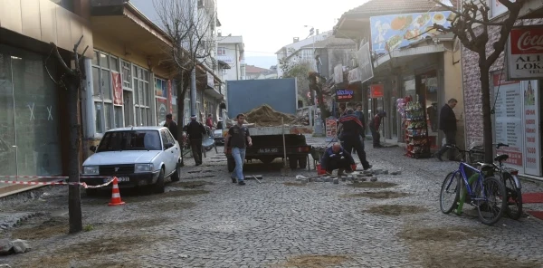 Çarşı İçinde Çalışmalar Sürüyor