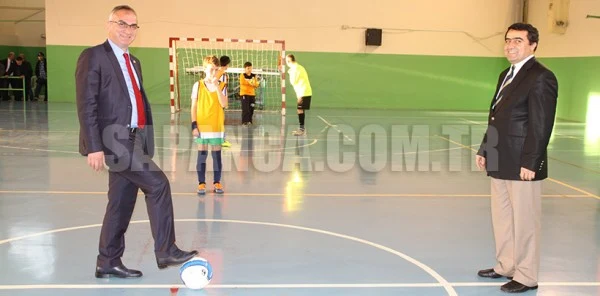Ortaokullar Arası Salon Futbol Turnuvası Başladı