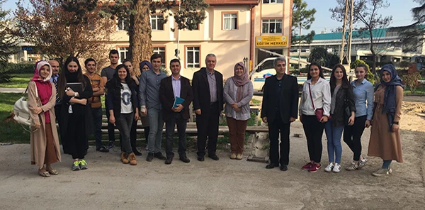Yetiştirdikleri Laleleri Hediye Ettiler