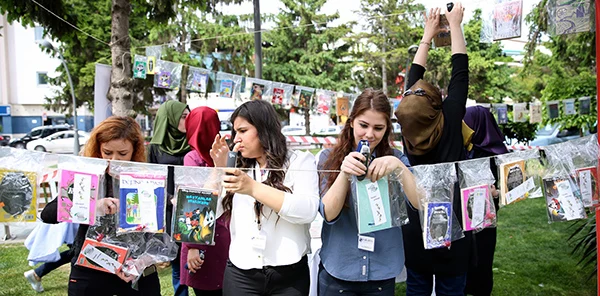 Ağaçlar Kitap Açtı