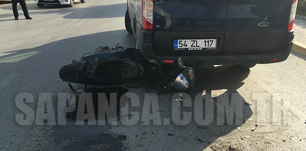Motosiklet Panelvanın Altına Girdi: 1 Yaralı