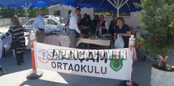 Alaçam Ortaokulu Kermes Düzenledi