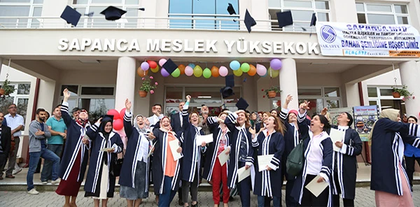 'Anne Üniversitesi' İlk Mezunlarını Verdi