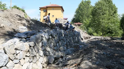Keçi Deresi'ne İstinat Duvarı