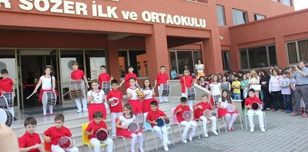 Nazmiye Ömer Sözer İlk ve Ortaokulu Yıl Sonu Şenliği
