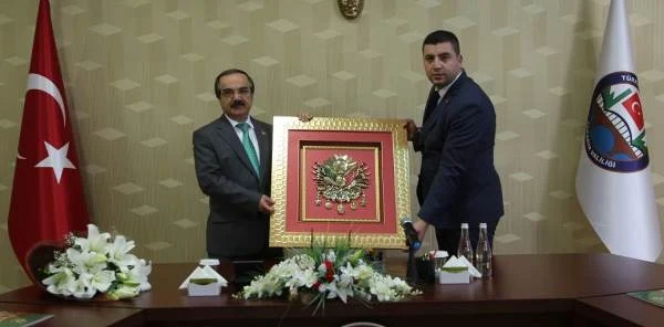 Vali Coş'u Ziyaret Ettiler