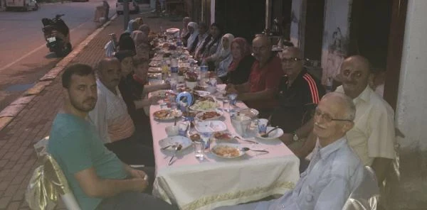 Komşular Sokak İftarında Buluştu