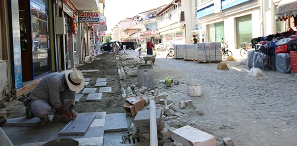 Sapanca Çarşısı'nda Çalışmalar Sürüyor