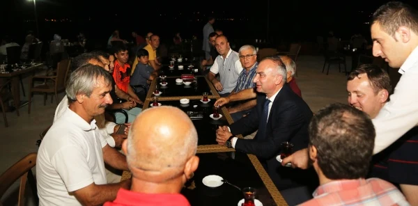 Olgunlar Şampiyonlarına Yemek