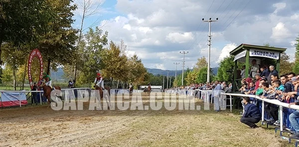 Sapanca Mahalli At Yarışları Düzenlendi