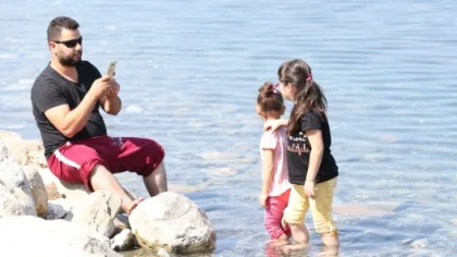 Vatandaşlar Sapanca Gölü Kıyısına Akın Etti