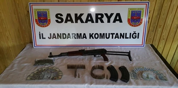Esrar Ararken Kalaşnikof Buldular