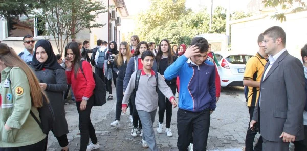 Sapanca Emniyetinden Okul Çevrelerinde Tedbir