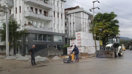Işıklar Caddesi'nde Çalışmalar Sürüyor