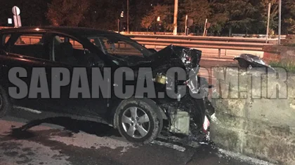 Otoyol Gişelerine Çarptı: 1 Yaralı