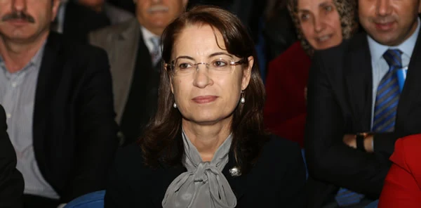 Ayşenur İslam Gitti O Proje Unutuldu