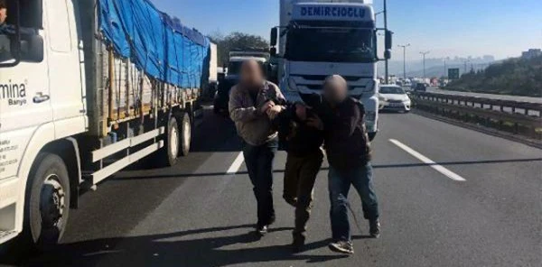 Hırsızlık Şüphelileri Otoyolda Yakalandı