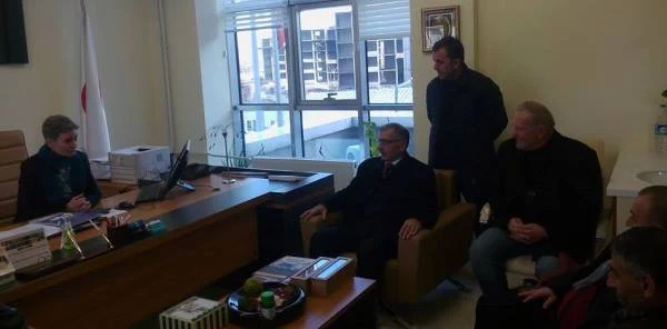 AK Parti'den Hastane Ziyareti