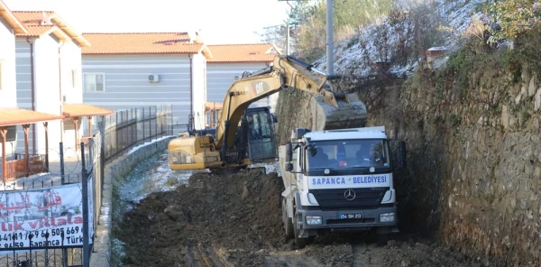Balkaya'da Yollar Genişliyor