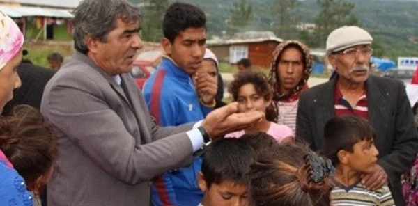İtalyan Kampındaki Romanlara Kira Yardımı