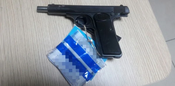 Ruhsatsız Silah Ele Geçirildi