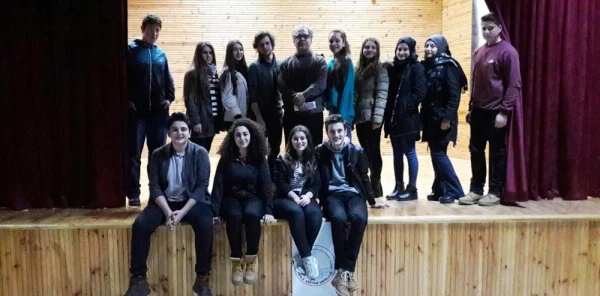 Saküt, Liseli Tiyatrocuların Yanında