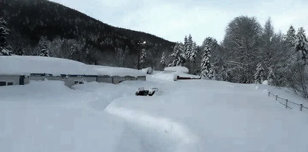 Sapanca Akçay'da Kar Kalınlığı 2 Metreyi Aştı