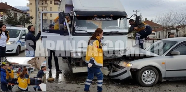 Sapanca'da Trafik Kazası: 4 Yaralı