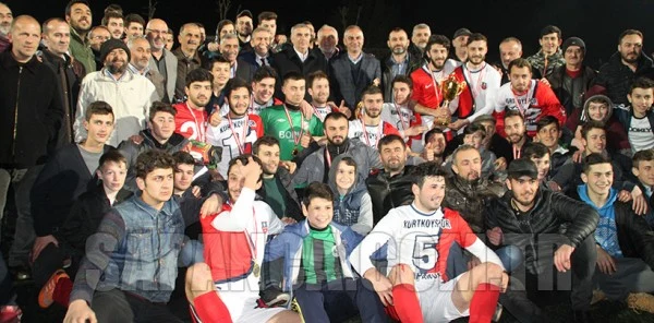 Başkanlık Kupası Sapanca Kurtköyspor'un