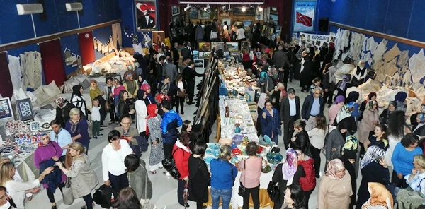 Sapanca Halk Eğitim Merkezi 2106-2017 Sergisi Açıldı
