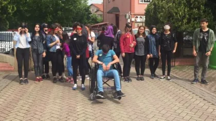 Görmediler, Duymadılar, Yürüyemediler