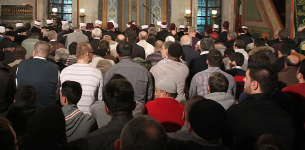 Bayram Namazı 06:14'de Kılınacak