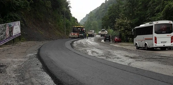 Mahmudiye'de Asfalt Çalışması Başladı