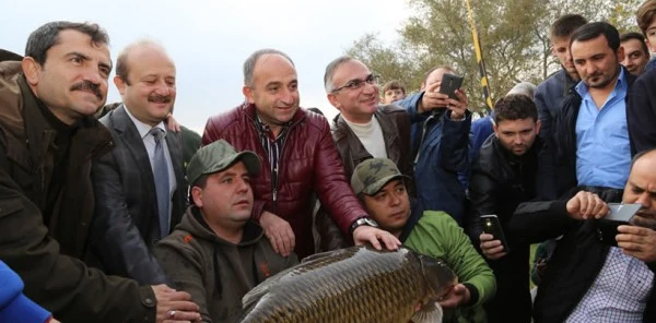 Sapanca Gölü'nde 1 Hafta Ara ile 2 Yarışma