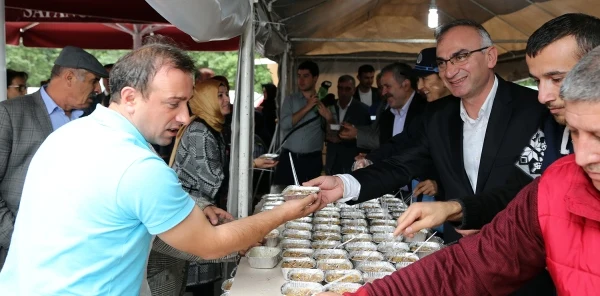 7 Bin Aşure Dağıtacak
