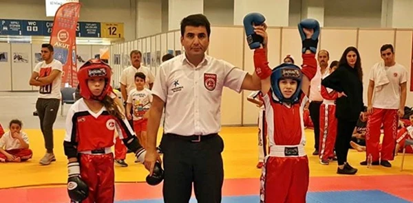 Kick Boks'ta Şampiyonluk Geldi