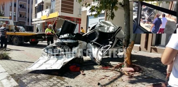 Sapanca'da Trafik Kazası: 2 Yaralı