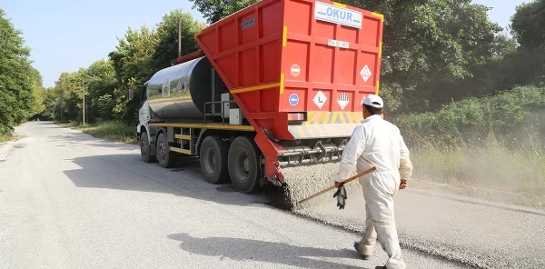 Yanık Mahallesi'nde Soğuk Asfalt Çalışması