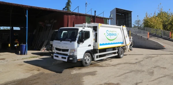 Araç Filosuna Yeni Bir Çöp Aracı Daha Eklendi
