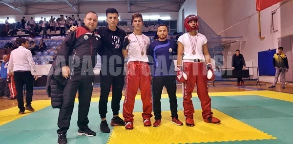 Kick Boks'ta Yine Şampiyonluk Geldi