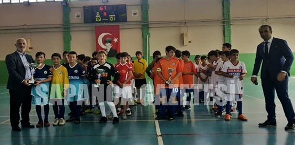 Sapanca'da Futsal Turnuvası Düzenlendi