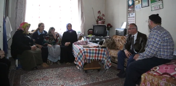 Yaşlıların Hayır Duasını Aldı