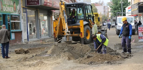 Çarşı İçinde Çalışmalar Devam Ediyor